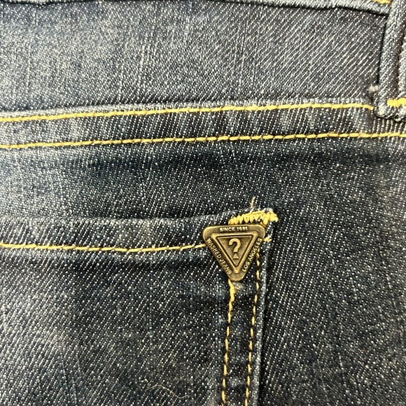 Guess Cut-off Jean Shorts - Picture 5 of 7